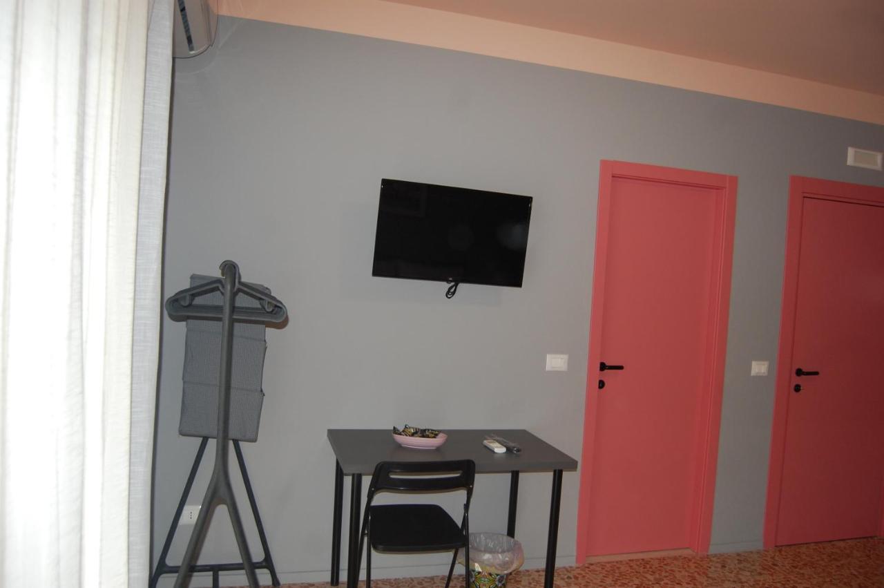 Dimora 81 Bed & Breakfast *